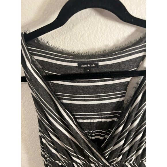 Max and Mia black and white striped dress size M - Picture 2 of 3